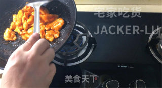 糖醋鸡胸肉，万能糖醋汁，酸酸甜甜，超级嫩滑好吃。步骤10