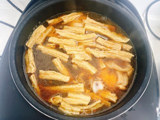 卤鸡腿腐竹土豆步骤4