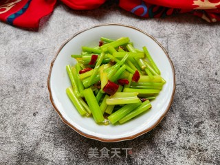 辣椒炒芹菜步骤8