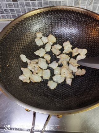 五花肉炒酸菜步骤2