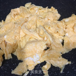 鸡蛋炒苦菊步骤3