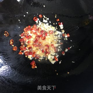 韭菜炒螺蛳肉步骤2