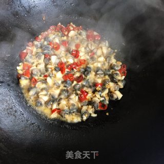韭菜炒螺蛳肉步骤4