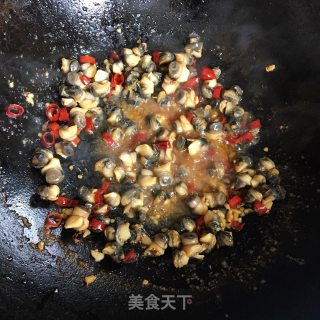韭菜炒螺蛳肉步骤6