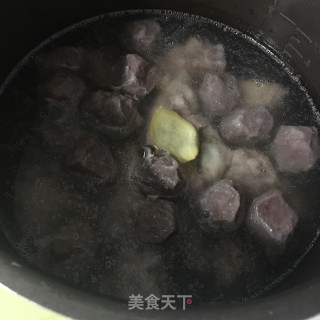 牛肉丸煲排骨步骤4