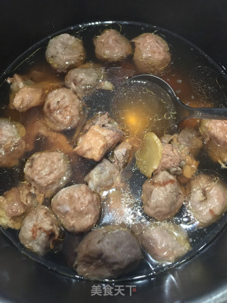 牛肉丸煲排骨步骤7