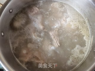 荷兰豆炖排骨步骤2