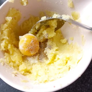 培根煎土豆泥步骤4