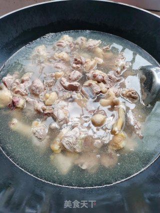 六旺子焖鸭步骤3
