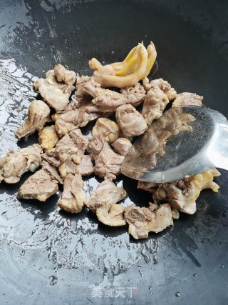 六旺子焖鸭步骤5