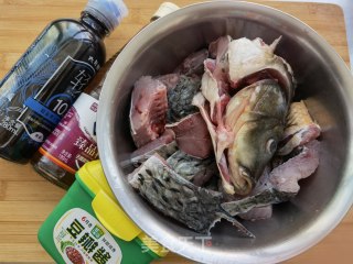 酱焖鱼块步骤1