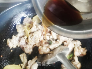 青椒炒牛蛙步骤5