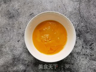 鸡蛋淋炒黄瓜步骤3