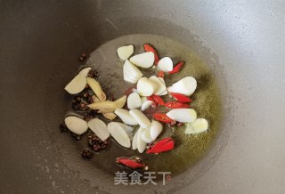鸡蛋淋炒黄瓜步骤4