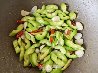 鸡蛋淋炒黄瓜步骤9
