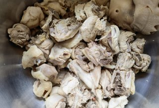 扁豆玉米土豆炖鸡块步骤1