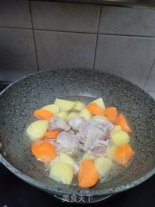 咖喱土豆焖护心肉步骤6