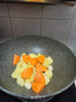 咖喱土豆焖护心肉步骤5