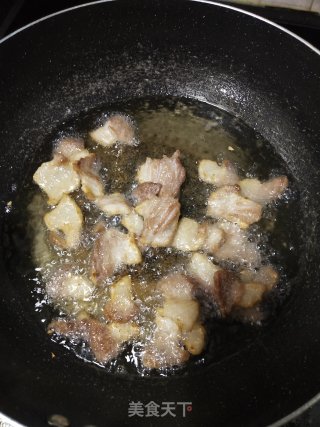 好吃又下饭的五花肉炒豆角步骤2