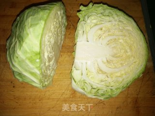 翠绿入味炒包菜步骤1