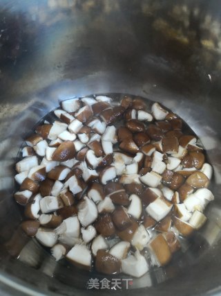 香菇炖土豆步骤4