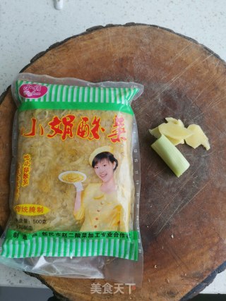 酸菜排骨煲步骤2