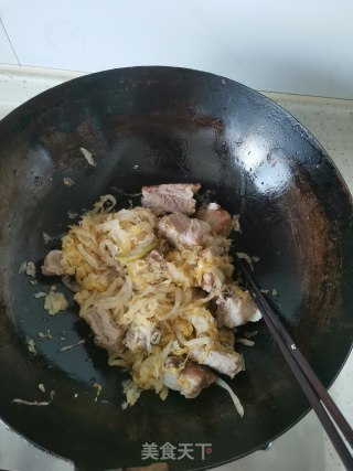 酸菜排骨煲步骤4
