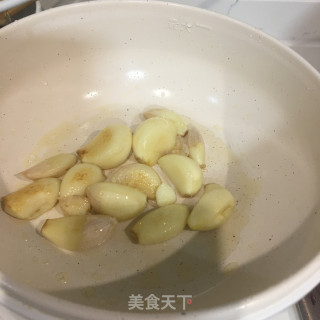大蒜炒牛肉粒步骤4