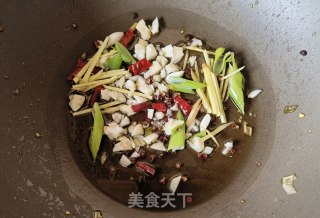 蒜蓉辣椒炒娃娃菜步骤3