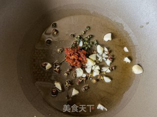 荷兰豆洋葱炒蛏子步骤8