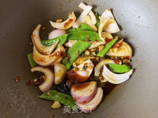 荷兰豆洋葱炒蛏子步骤11