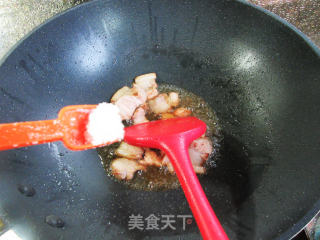 香菇酱五花肉炒莲藕步骤5