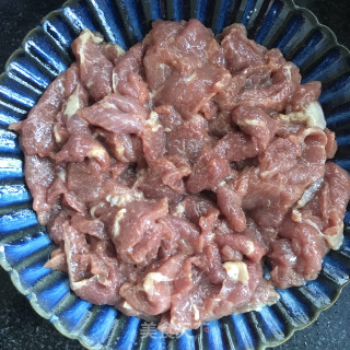 香菜炒牛里脊步骤5