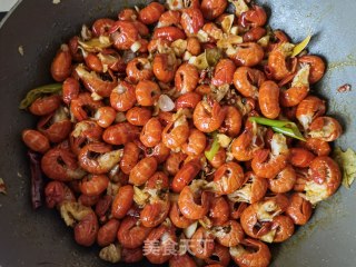 芹菜千张炒龙虾尾步骤10