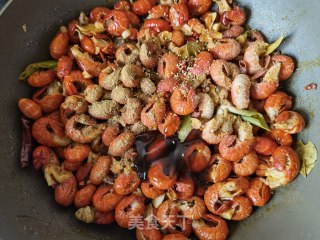 芹菜千张炒龙虾尾步骤11
