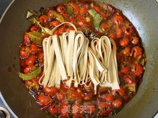 芹菜千张炒龙虾尾步骤15