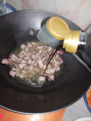 烧烤味土豆肉丁步骤2