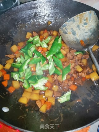 烧烤味土豆肉丁步骤5