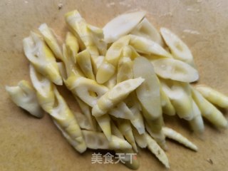 荷兰豆香菇炒竹笋步骤2
