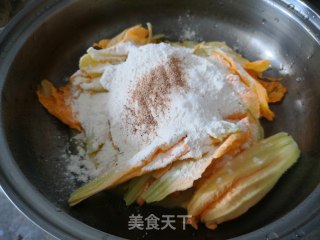 香酥南瓜花（妈妈的味道）步骤3