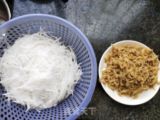 干贝边炒萝卜丝步骤4