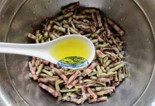 蒜泥拌豆角步骤3