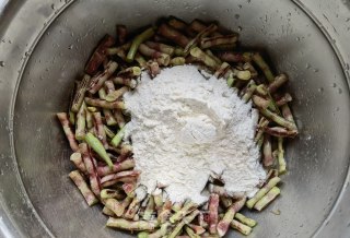 蒜泥拌豆角步骤5