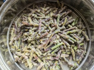 蒜泥拌豆角步骤8