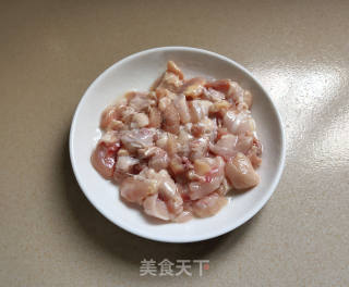 豉香红椒炒鸡丁步骤2