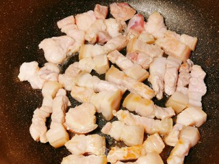 不加一滴水油的红烧肉步骤4