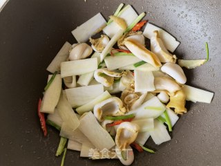 芥兰炒鲍片步骤12