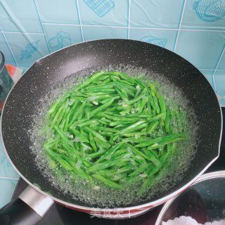 肉丝鸡蛋炒芸豆步骤9
