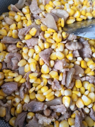 甜玉米炒肉片步骤4
