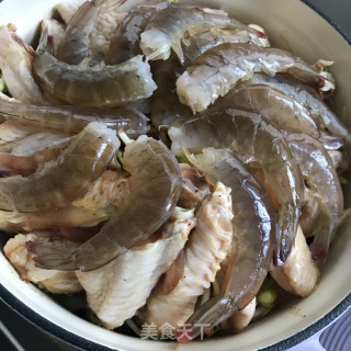 三汁鸡翅鲜虾焖锅步骤8